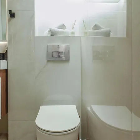 The Smartment 1' From The White Tower